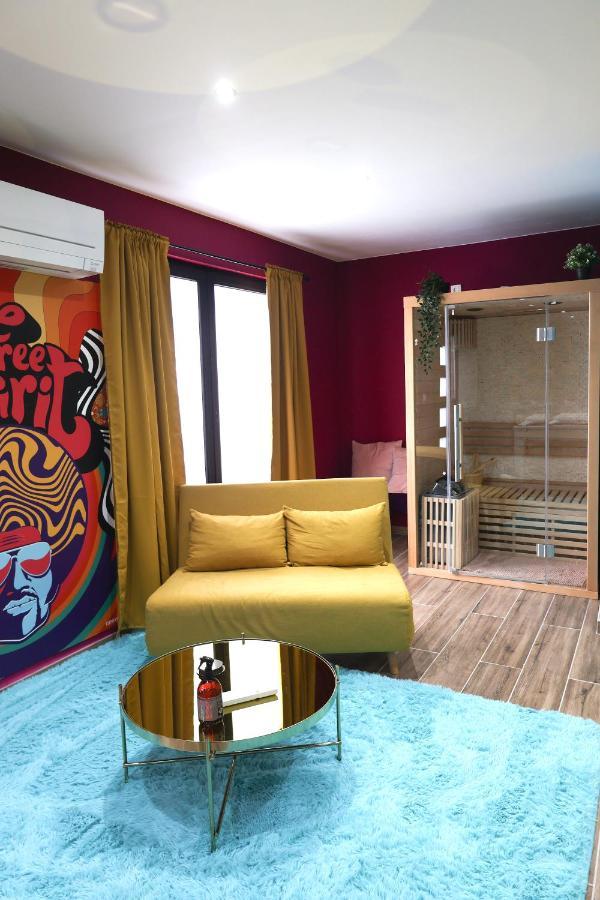 Capsule Groovy-Jacuzzi-Sauna-Billard-Netflix- Nintendo Switch & Jeux Mons Exterior photo